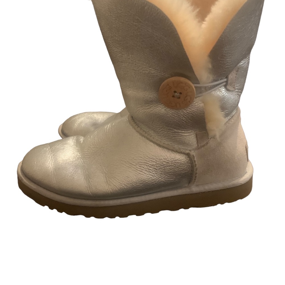 Ugg Mini Silver Metallic Glitter Button Boot Size 6 - Picture 6 of 13